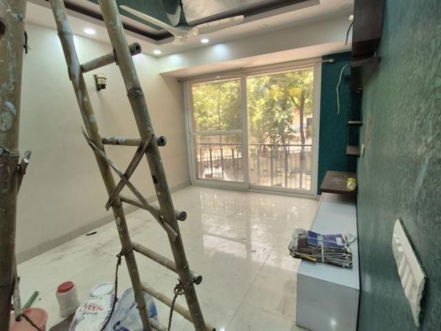 Rental | 3.5 BHK + 1050 Sq.Ft. Apartment in Mayur Vihar