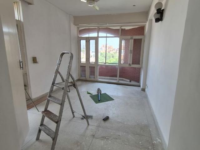 Rental | 3.5 BHK 1150 Sq.Ft. Apartment in Mayur Vihar