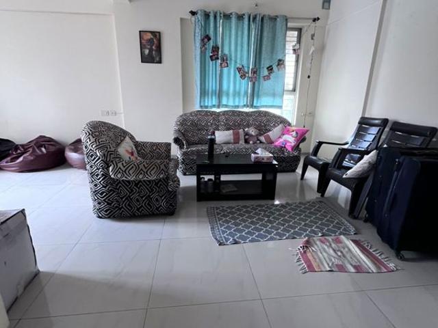 Rental | 3.5 BHK 1200 Sq.Ft. Apartment in Omega Residency