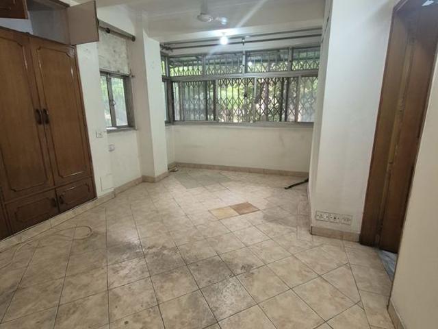 Rental | 3.5 BHK + 1250 Sq.Ft. Apartment in Mayur Vihar