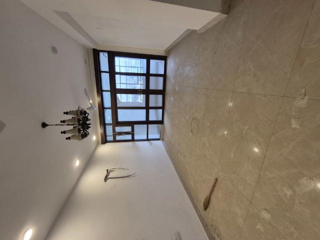 Rental | 3.5 BHK 1350 Sq.Ft. Apartment in Mayur Vihar