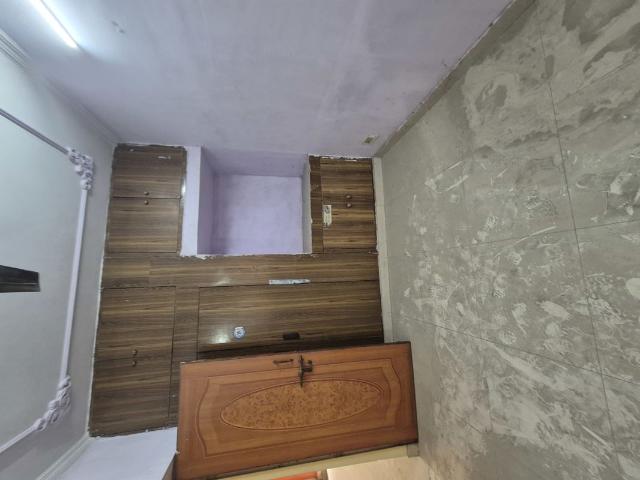 Rental | 3.5 BHK + 1350 Sq.Ft. Apartment in Mayur Vihar