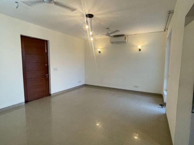 Rental | 3.5 BHK + 1395 Sq.Ft. Apartment in Emaar Emerald Estate