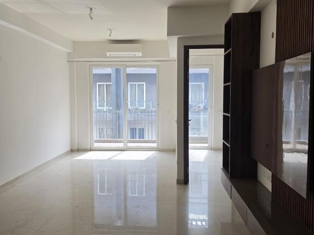 Rental | 3.5 BHK + 1630 Sq.Ft. Apartment in Smart World Orchard