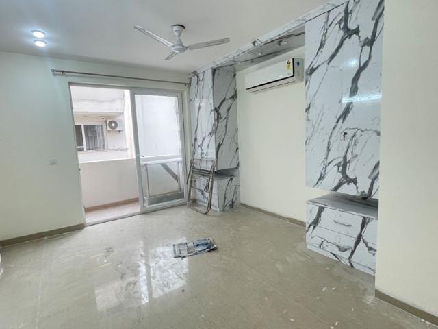 Rental | 3.5 BHK + 1650 Sq.Ft. Apartment in Emaar Emerald Floors Premier