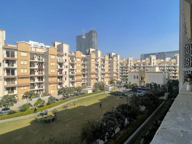 Rental | 3.5 BHK + 1650 Sq.Ft. Apartment in Emaar Emerald Floors Select