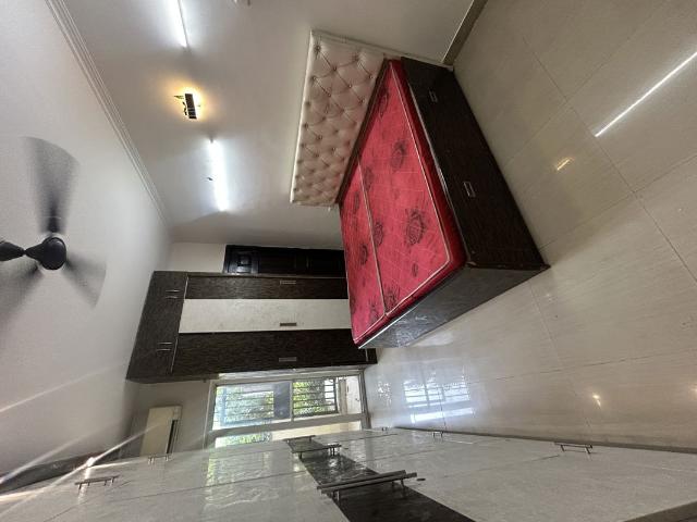 Rental | 3.5 BHK 1685 Sq.Ft. Apartment in Paramount Floraville
