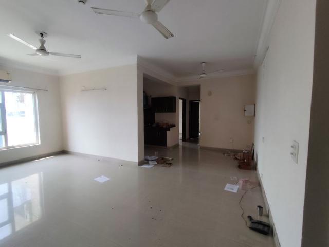 Rental | 3.5 BHK + 1685 Sq.Ft. Apartment in Paramount Floraville