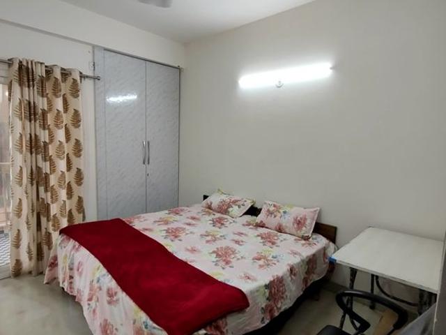 Rental | 3.5 BHK 1700 Sq.Ft. Apartment in Antriksh Golf View
