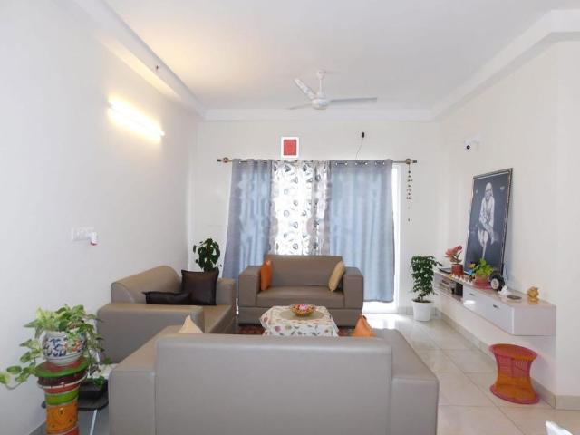 Rental | 3.5 BHK 1800 Sq.Ft. Apartment in Prestige Park Square
