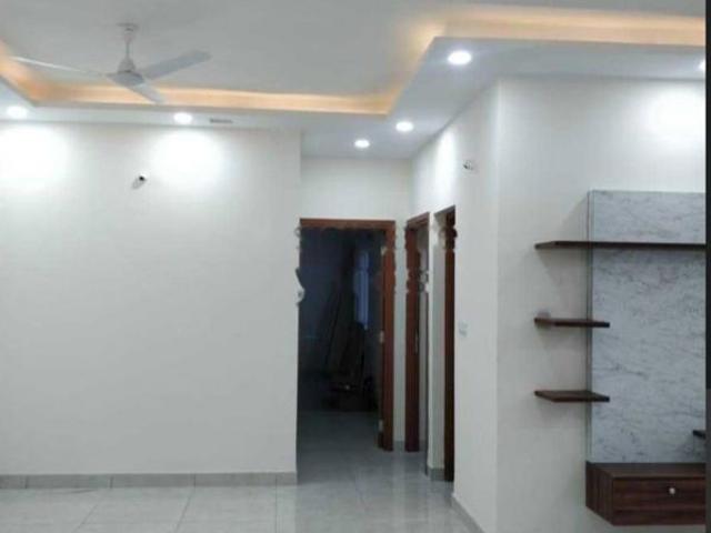 Rental | 3.5 BHK 1800 Sq.Ft. Apartment in Prestige Park Square