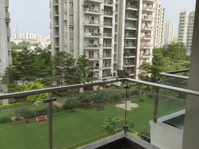 Rental | 3.5 BHK 1895 Sq.Ft. Apartment in Microtek Greenburg