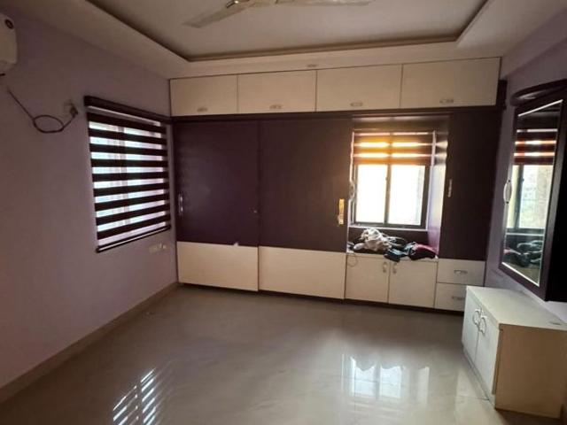 Rental | 3.5 BHK 1943 Sq.Ft. Apartment in Regent Park