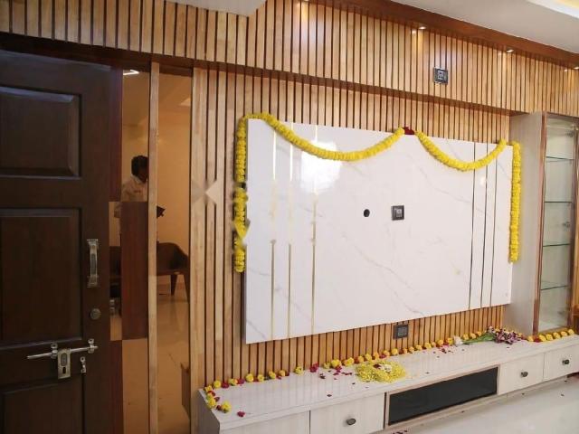 Rental | 3.5 BHK 1950 Sq.Ft. Apartment in HIG Apartment