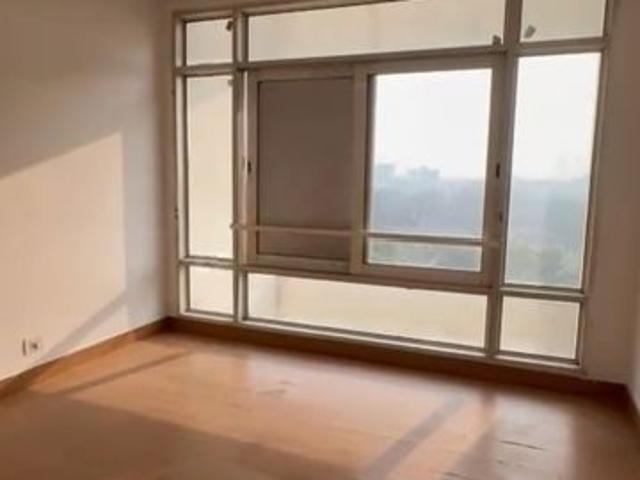 Rental | 3.5 BHK + 2000 Sq.Ft. Apartment in Jaypee Green Pavillion Heights
