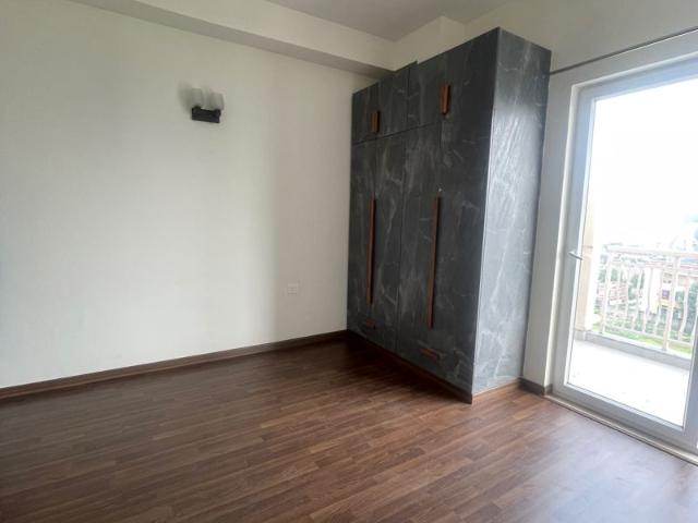 Rental | 3.5 BHK + 2050 Sq.Ft. Apartment in M3M Corner Walk