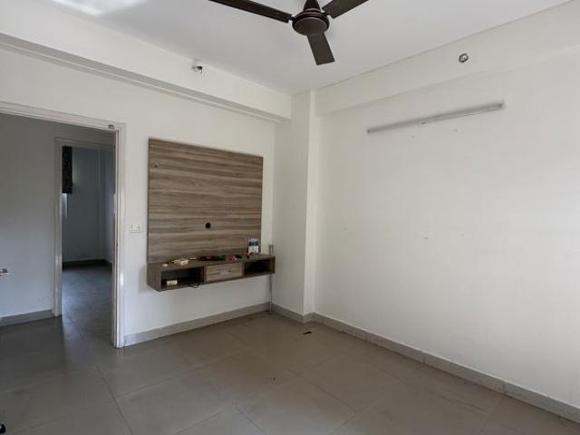 Rental | 3.5 BHK + 2100 Sq.Ft. Apartment in BPTP Park Prime