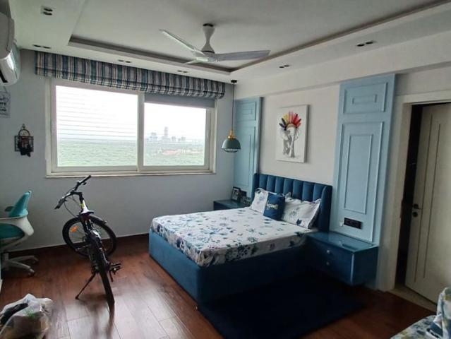 Rental | 3.5 BHK + 2200 Sq.Ft. Apartment in Emaar The Palm Drive The Premier Terraces