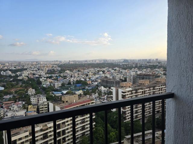 Rental | 3.5 BHK 2200 Sq.Ft. Apartment in Park Grandeur