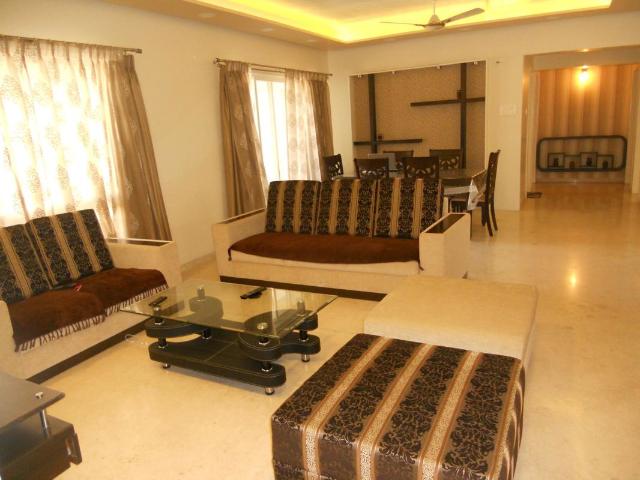 Rental | 3.5 BHK 2420 Sq.Ft. Apartment in Kolte Patil 24K Glitterati