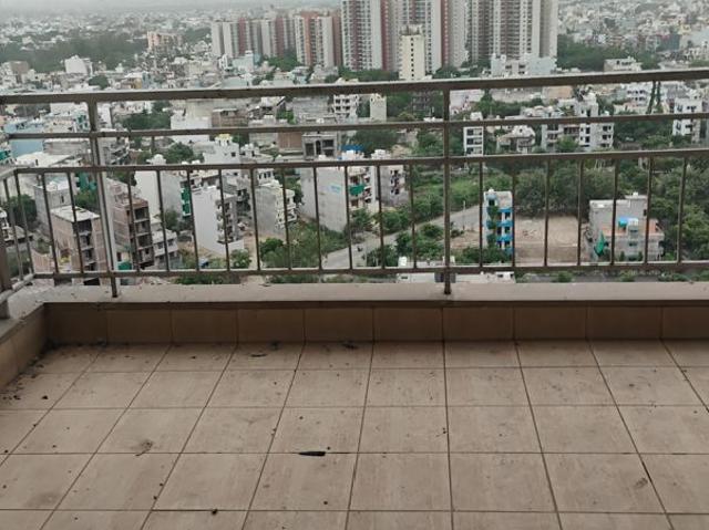 Rental | 3.5 BHK + 2450 Sq.Ft. Apartment in Puri Emerald Bay
