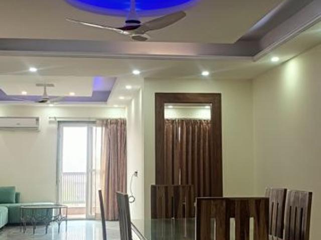 Rental | 3.5 BHK + 250 Sq.Mt. Villa in Sector 26