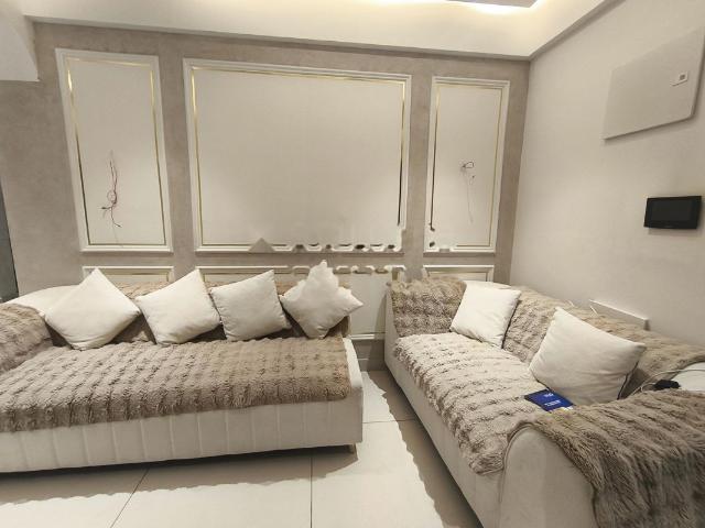 Rental | 3.5 BHK 2875 Sq.Ft. Apartment in Ambience Courtyard
