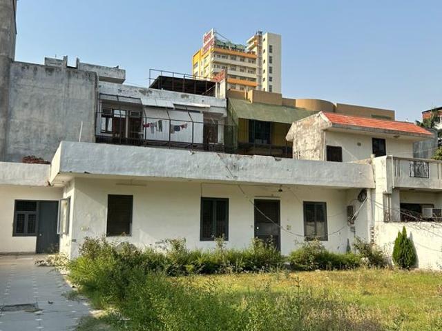 Rental | 3.5 BHK 360 Sq.Mt. Independent House in RWA Apartments Sector 71