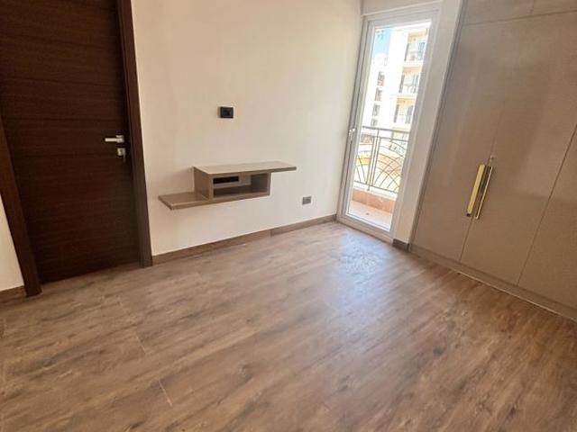 Rental | 3.5 BHK + Basement 1650 Sq.Ft. Apartment in Raj One Good Earth