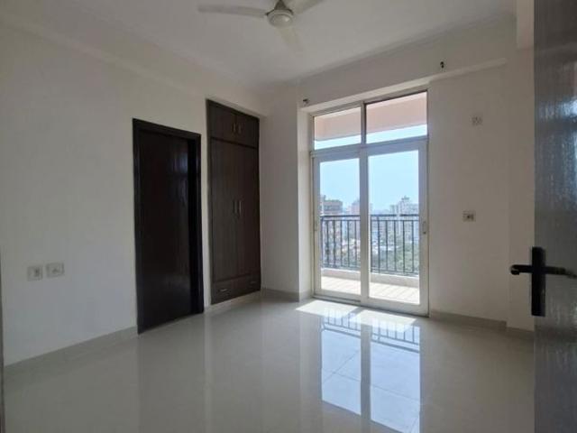 Rental | 3.5 BHK + Extra Room,Store Room 2500 Sq.Ft. Apartment in Satguru Apartments