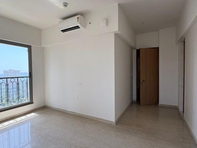 Rental | 3.5 BHK + Extra Room 1320 Sq.Ft. Apartment in Lodha Bellagio