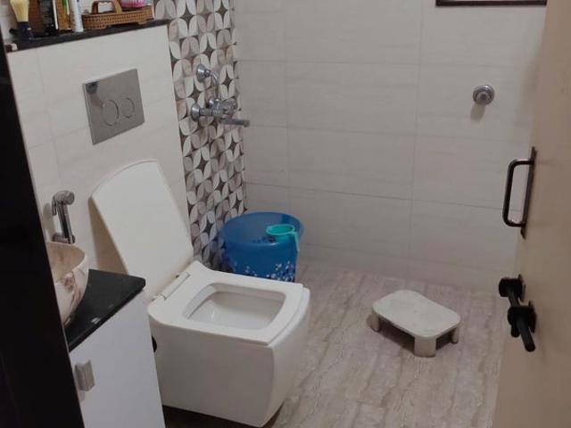 Rental | 3.5 BHK + Extra Room 2000 Sq.Ft. Apartment in Sunit CHS
