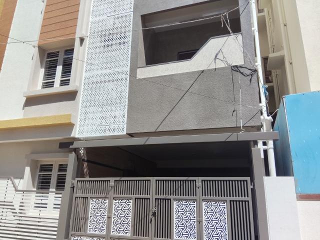 Rental | 3.5 BHK + Extra Room 2000 Sq.Ft. Independent House in Sahakaranagara Siri Nagar