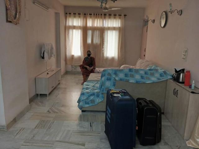 Rental | 3.5 BHK + Pooja Room,Study Room 1250 Sq.Ft. Apartment in Mayur Vihar