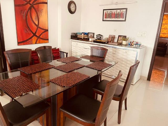 Rental | 3.5 BHK + Pooja Room,Study Room 2100 Sq.Ft. Apartment in Wave Amore