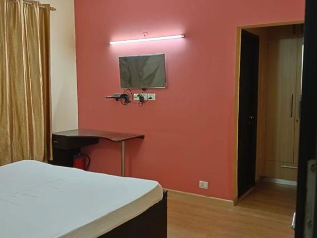 Rental | 3.5 BHK + Pooja Room,Servant Room 1545 Sq.Ft. Apartment in Unitech The Residences Sector 33