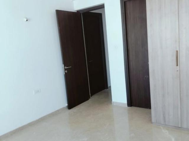 Rental | 3.5 BHK + Pooja Room,Servant Room 1789 Sq.Ft. Apartment in Kalpataru Radiance