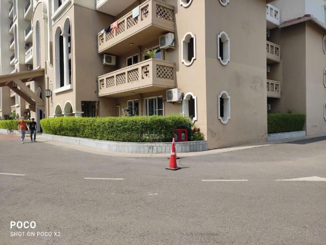 Rental | 3.5 BHK + Pooja Room,Servant Room 1930 Sq.Ft. Apartment in DLF New Town Heights I