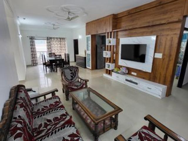 Rental | 3.5 BHK + Pooja Room,Servant Room 2075 Sq.Ft. Apartment in Antriksh Golf View