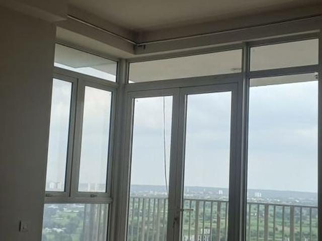 Rental | 3.5 BHK + Pooja Room,Servant Room 2700 Sq.Ft. Apartment in Ireo Victory Valley
