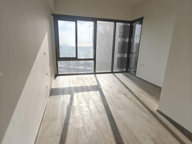 Rental | 3.5 BHK + Pooja Room,Servant Room,Extra Room,Basement 1500 Sq.Ft. Apartment in Piramal Mahalaxmi Central Tower 2