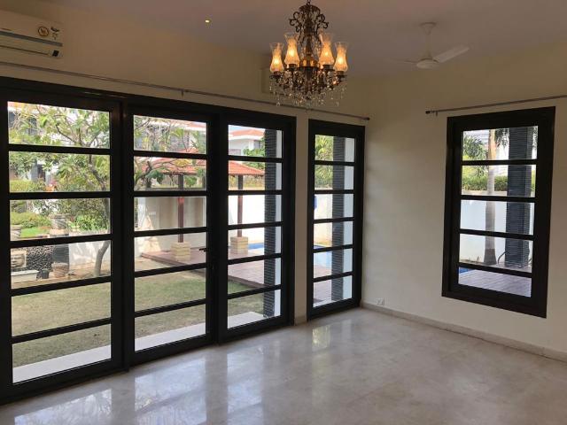 Rental | 3.5 BHK + Pooja Room,Servant Room,Study Room,Extra Room 290 Sq.Yd. Villa in Vipul Tatvam Villas