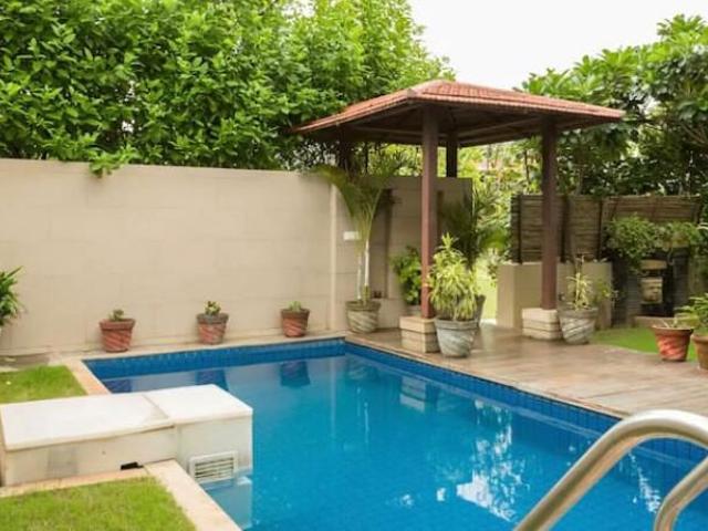 Rental | 3.5 BHK + Pooja Room,Servant Room,Study Room,Extra Room 290 Sq.Yd. Villa in Vipul Tatvam Villas