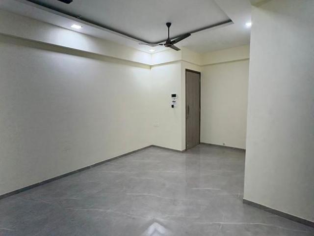 Rental | 3.5 BHK + Pooja Room,Servant Room,Study Room,Extra Room,Basement 1800 Sq.Ft. Apartment in Rattan Icon
