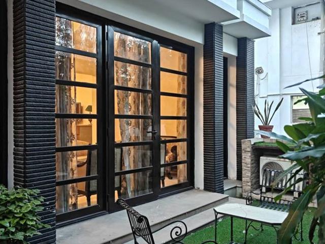 Rental | 3.5 BHK + Pooja Room,Servant Room,Study Room,Extra Room,Basement,Store Room 289 Sq.Yd. Villa in Vipul Tatvam Villas