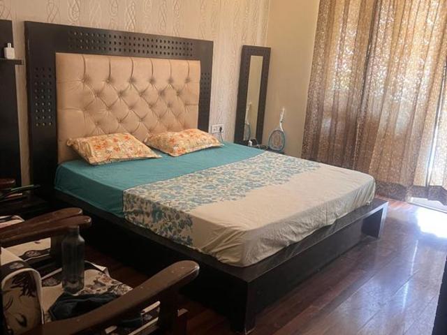 Rental | 3.5 BHK + Pooja Room,Servant Room,Study Room 1765 Sq.Ft. Apartment in Prateek Laurel