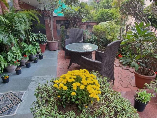 Rental | 3.5 BHK + Pooja Room,Servant Room,Study Room 270 Sq.Yd. Independent House in Palam Vihar Residents Association