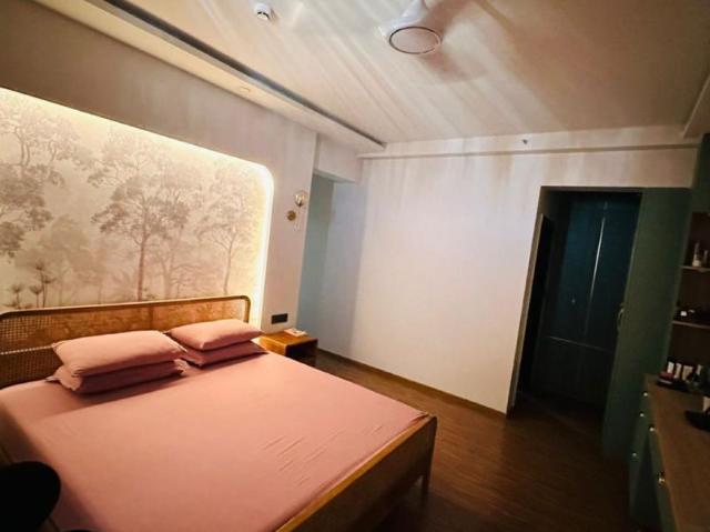 Rental | 3.5 BHK + Pooja Room 1800 Sq.Ft. Apartment in Prestige Misty Waters