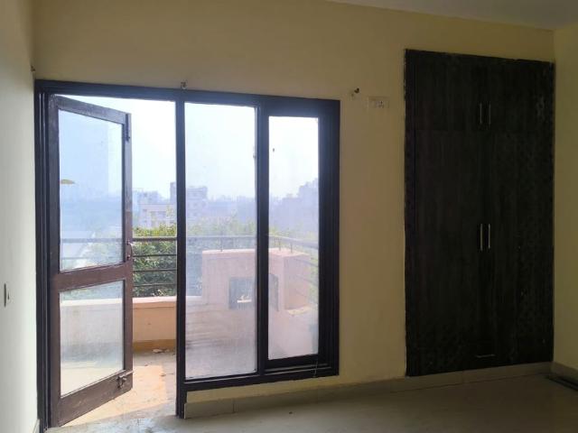 Rental | 3.5 BHK + Pooja Room 1862 Sq.Ft. Apartment in RPS Savana