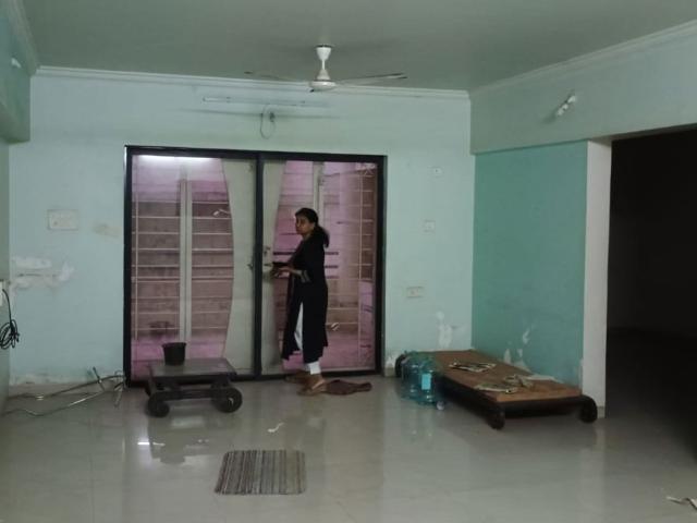 Rental | 3.5 BHK + Pooja Room 1350 Sq.Ft. Apartment in Aakash Ganga Apartment